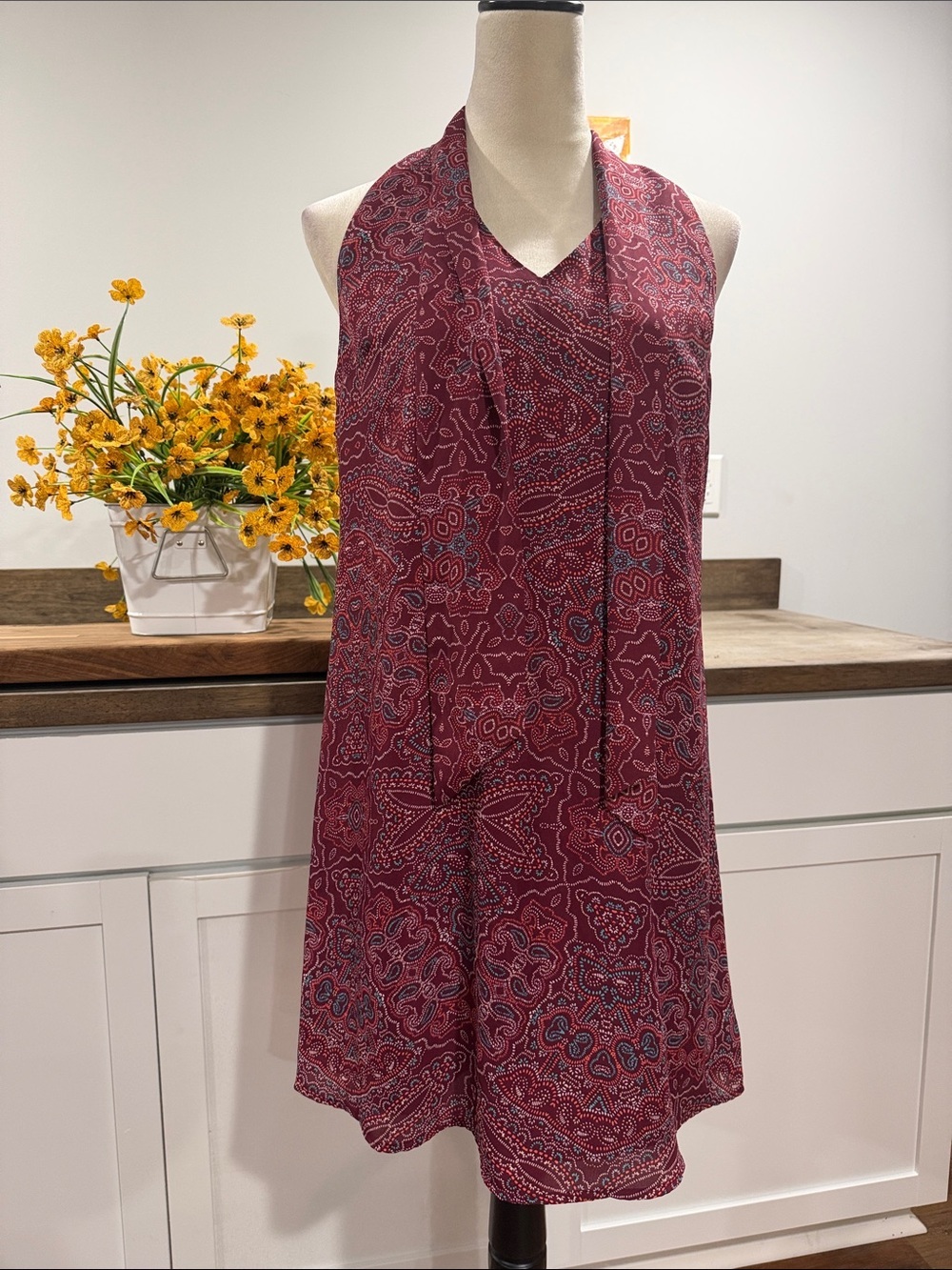 Decree brand summer sleeveless maroon paisley dress in size MEDIUM.